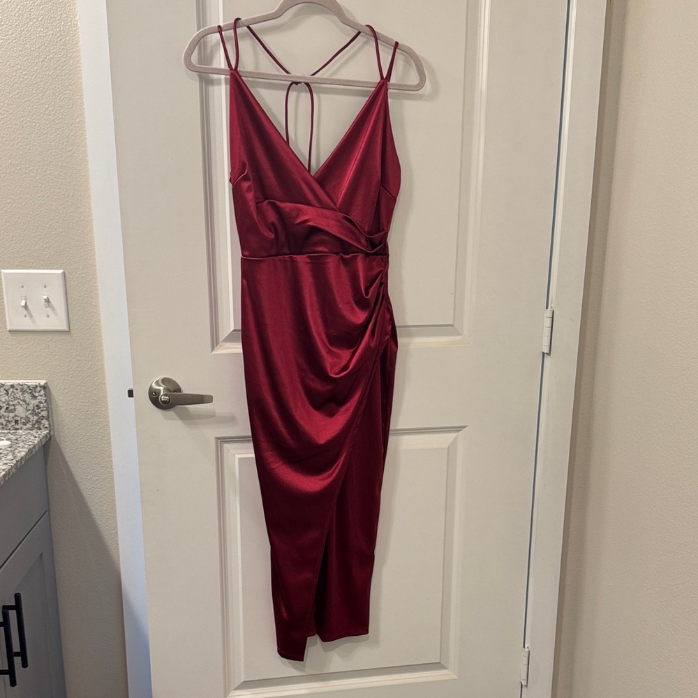 Chic Burgundy Satin Midi Dress